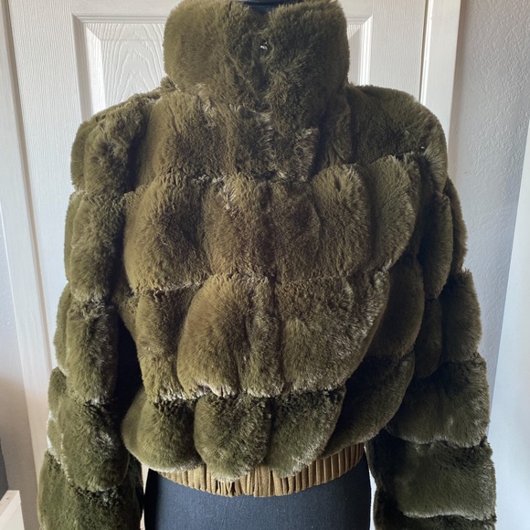 Olive Fur Coat- NEW - Picture 3 of 7